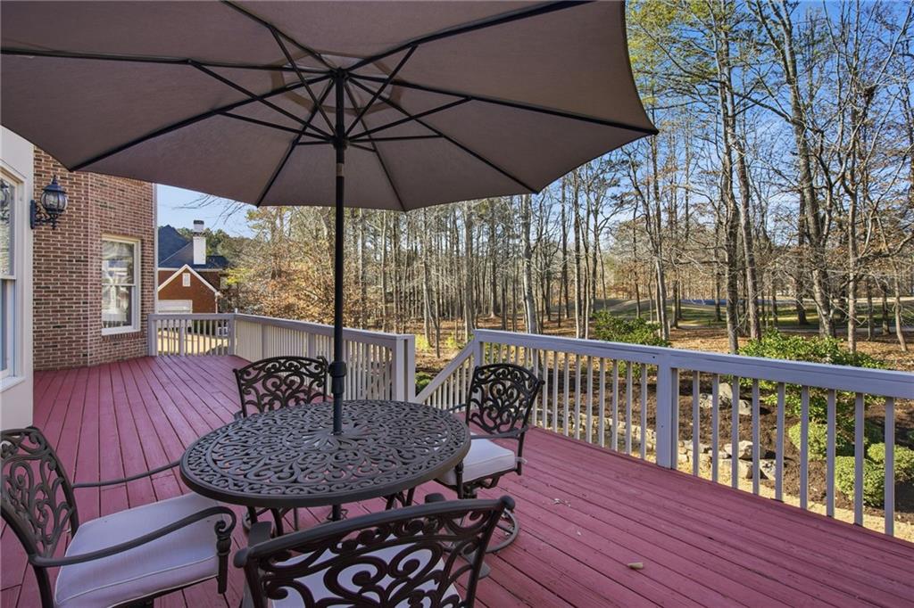 715 Crown Cove