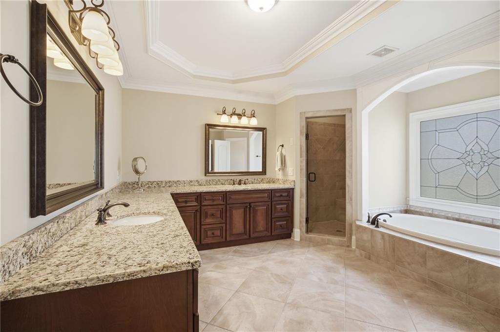 715 Crown Cove