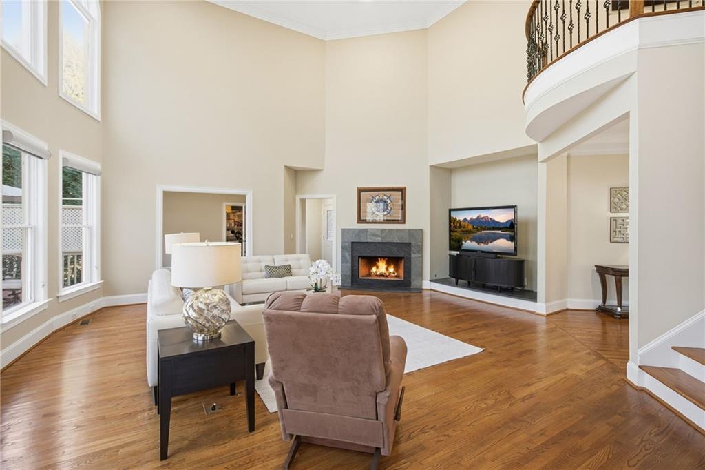 715 Crown Cove