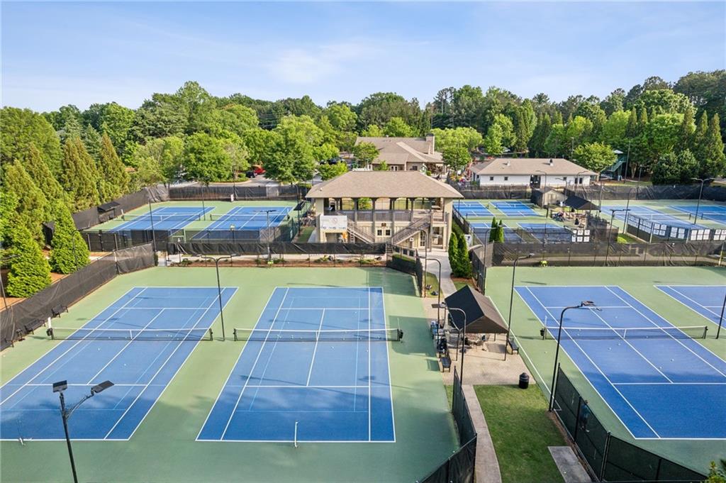 715 Crown Cove