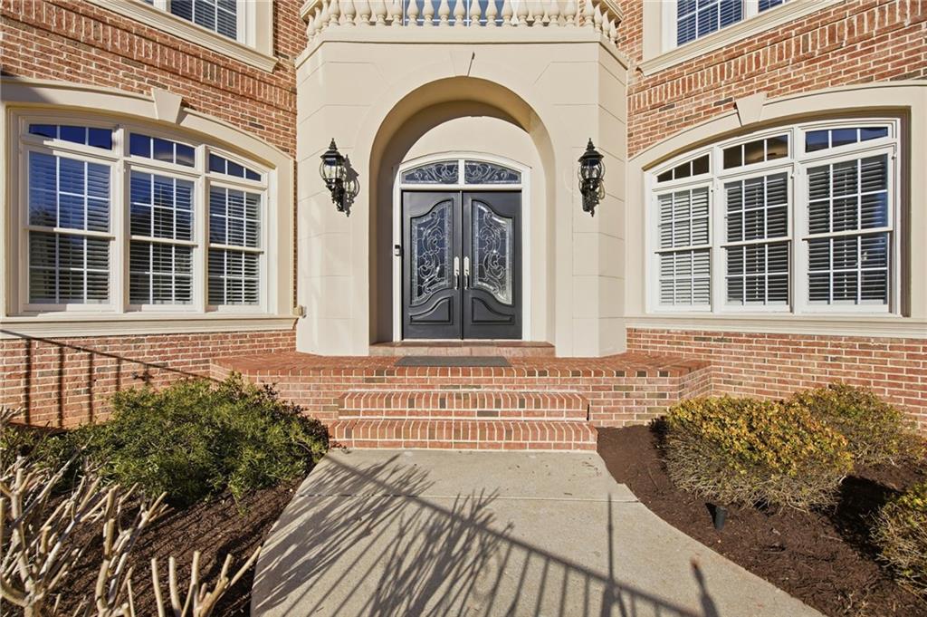 715 Crown Cove