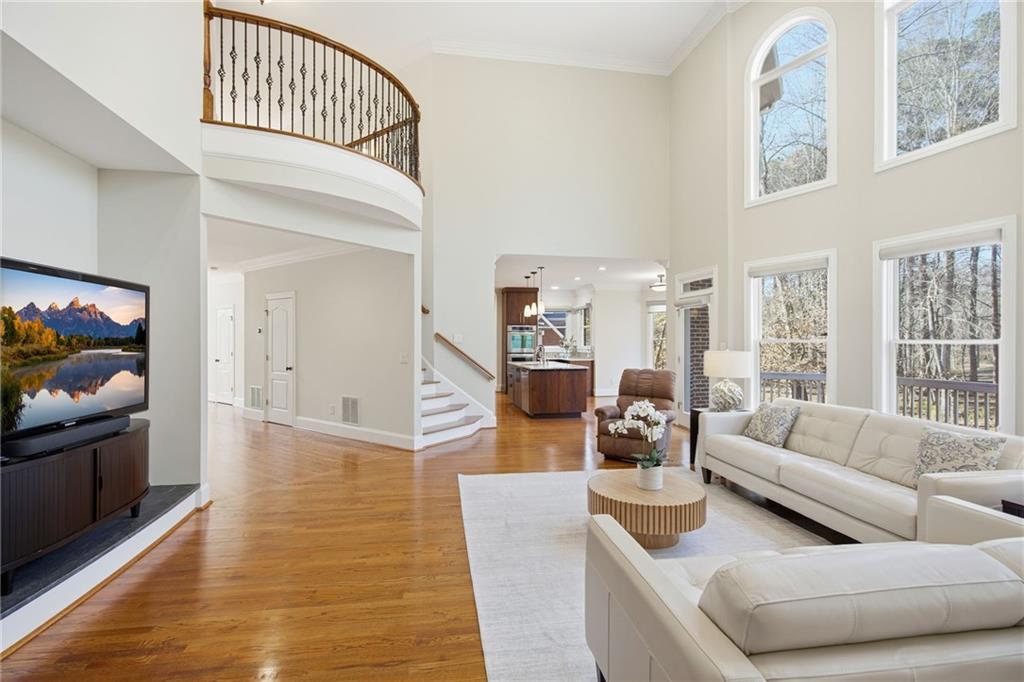 715 Crown Cove