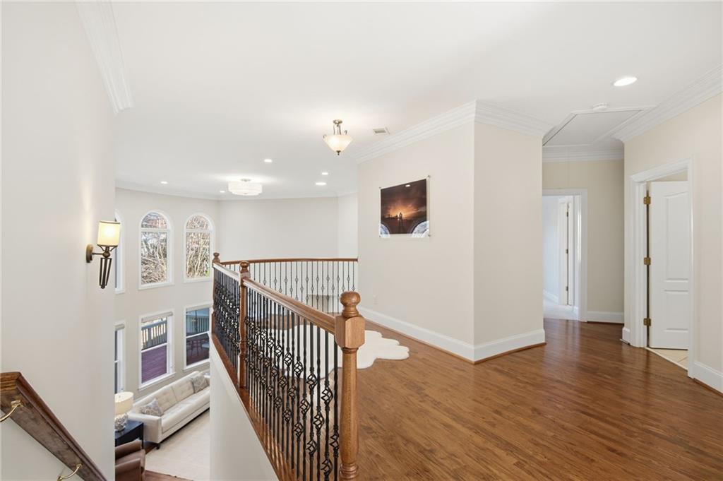 715 Crown Cove