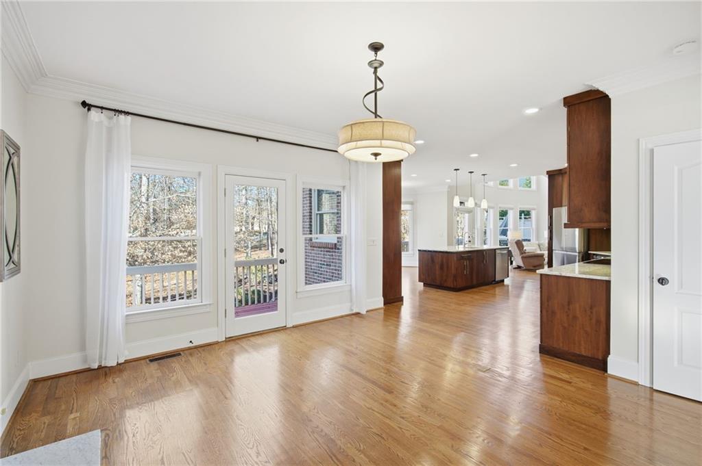 715 Crown Cove