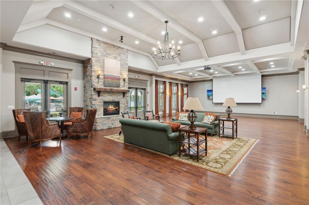 715 Crown Cove