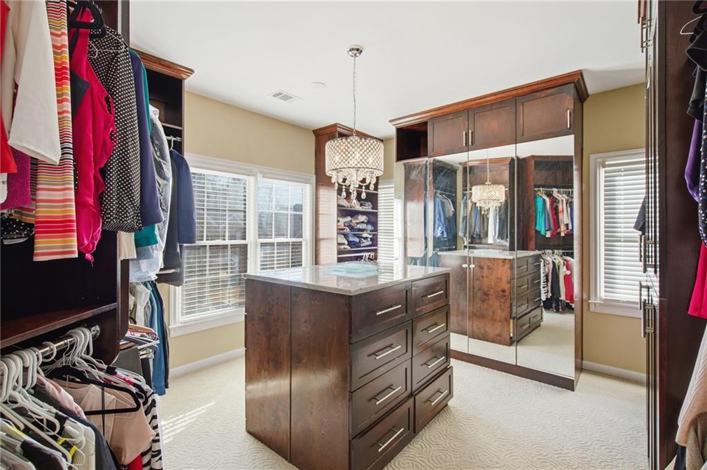715 Crown Cove