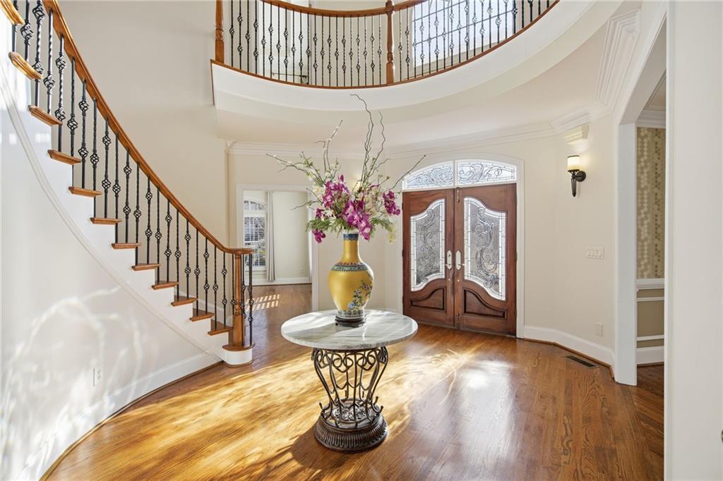 715 Crown Cove