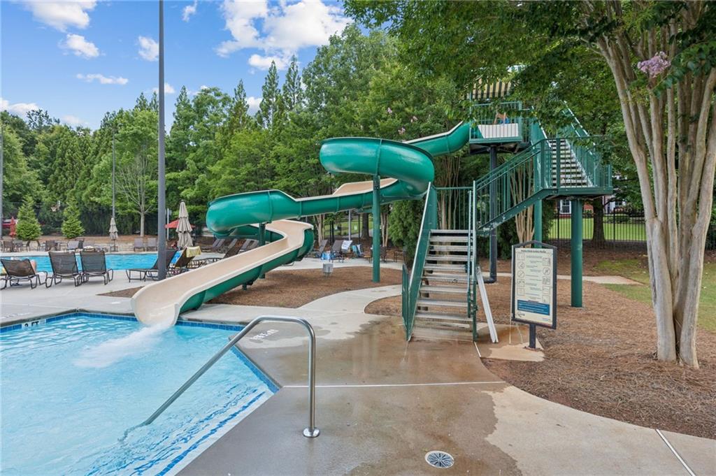 715 Crown Cove