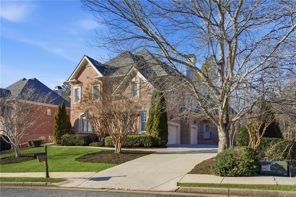 715 Crown Cove