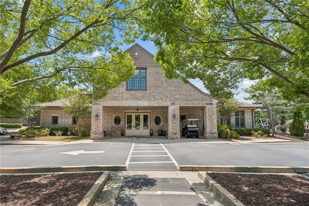 715 Crown Cove