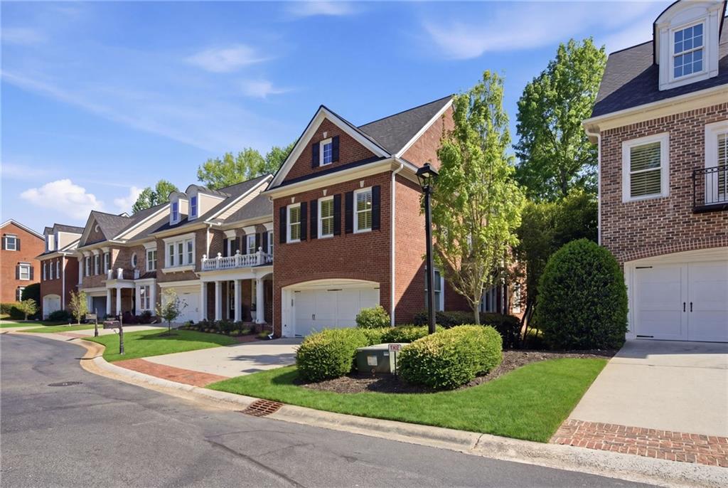 2416 Loxford Lane