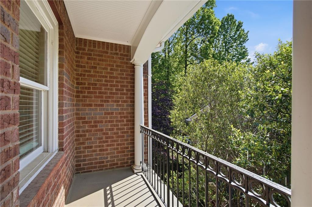 2416 Loxford Lane