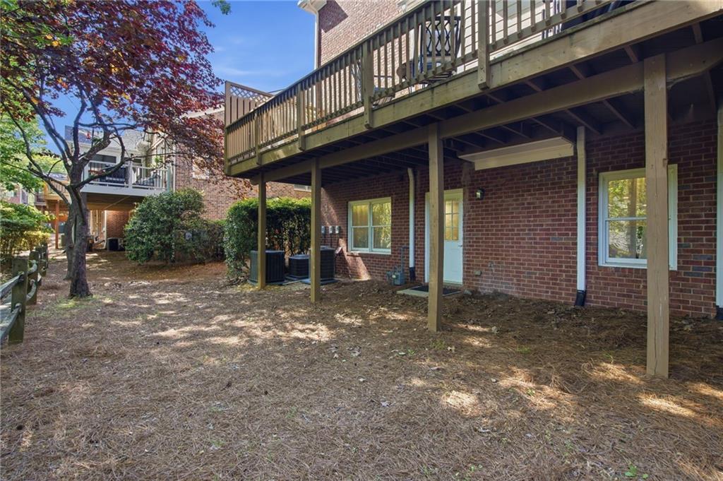 2416 Loxford Lane