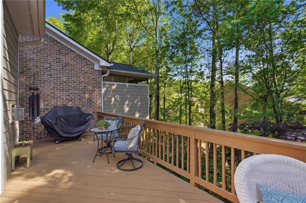2416 Loxford Lane
