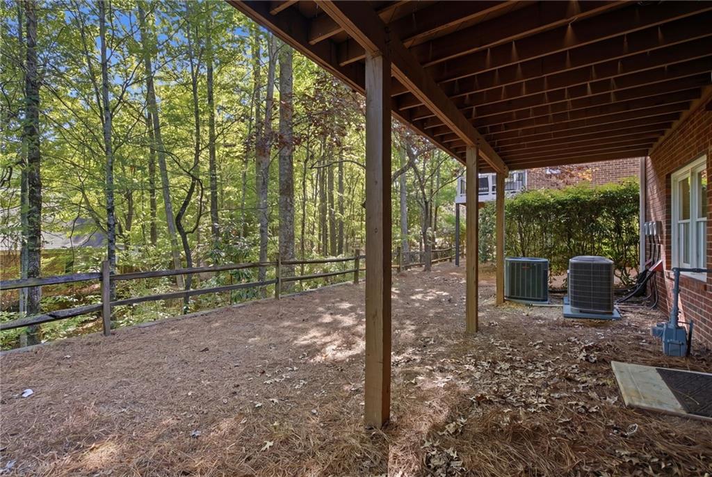2416 Loxford Lane
