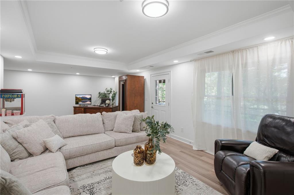 2416 Loxford Lane