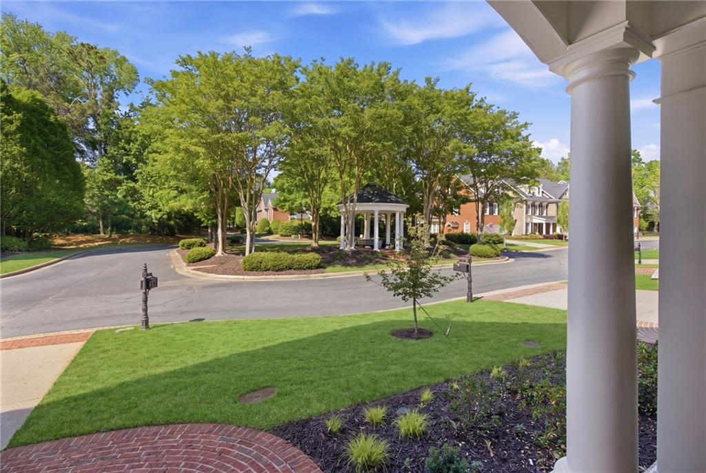 2416 Loxford Lane