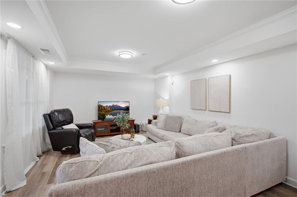 2416 Loxford Lane