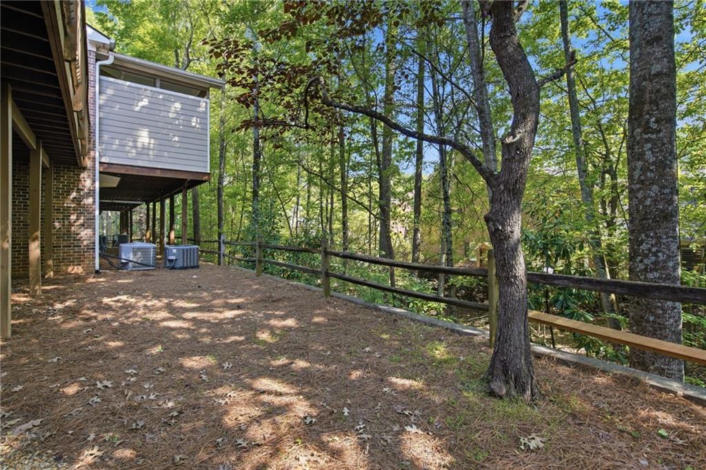 2416 Loxford Lane