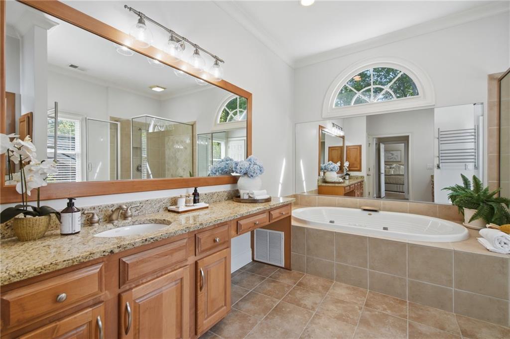 2416 Loxford Lane