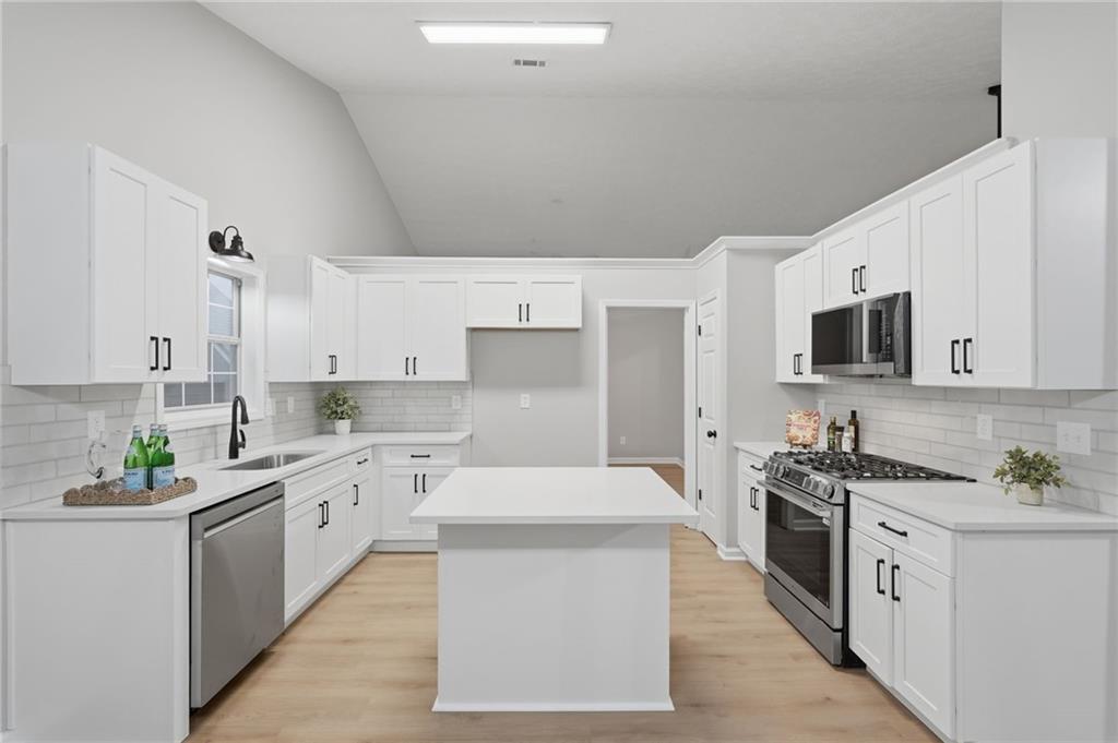 1140 Lendl Lane