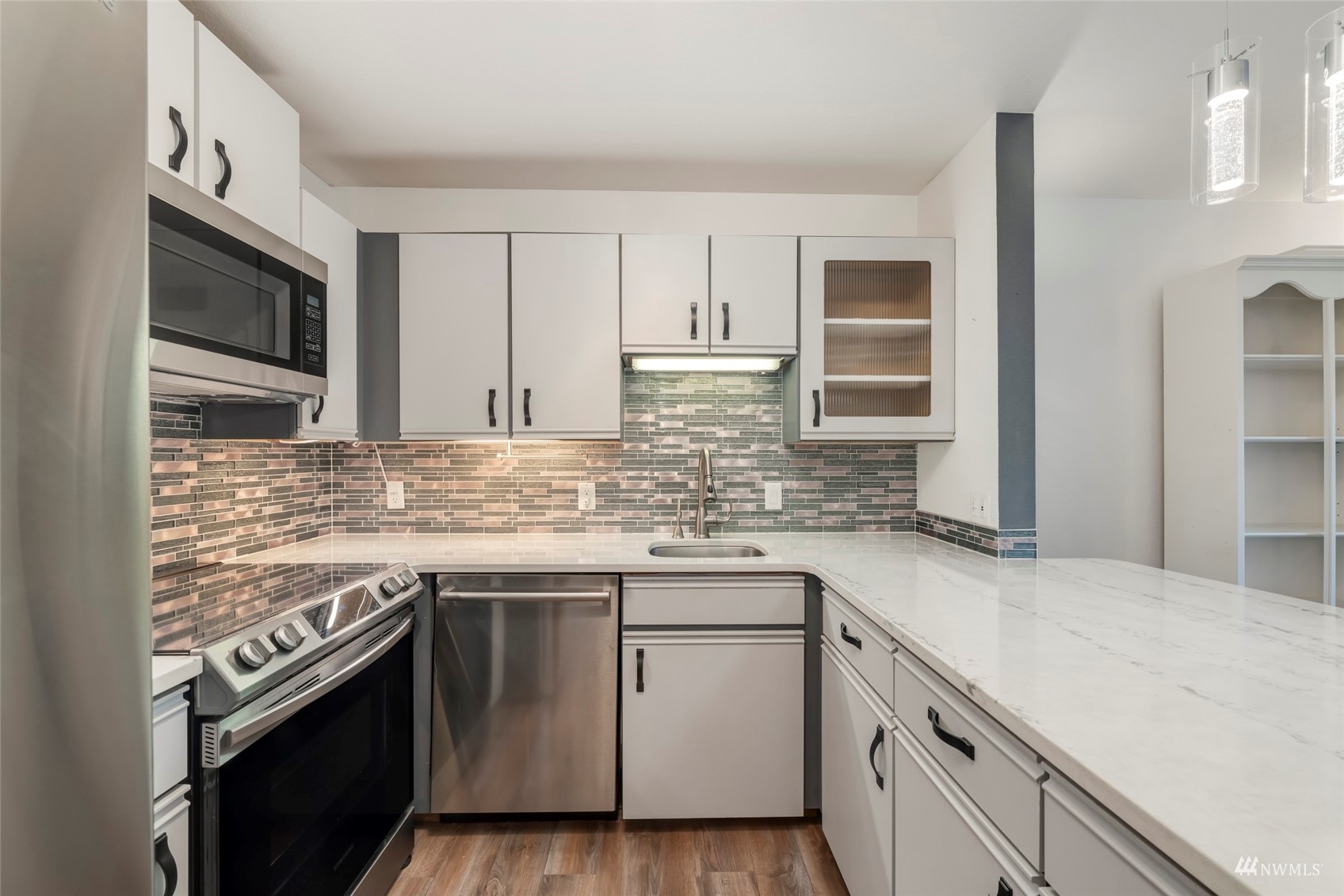 325 Division Street Unit: 207