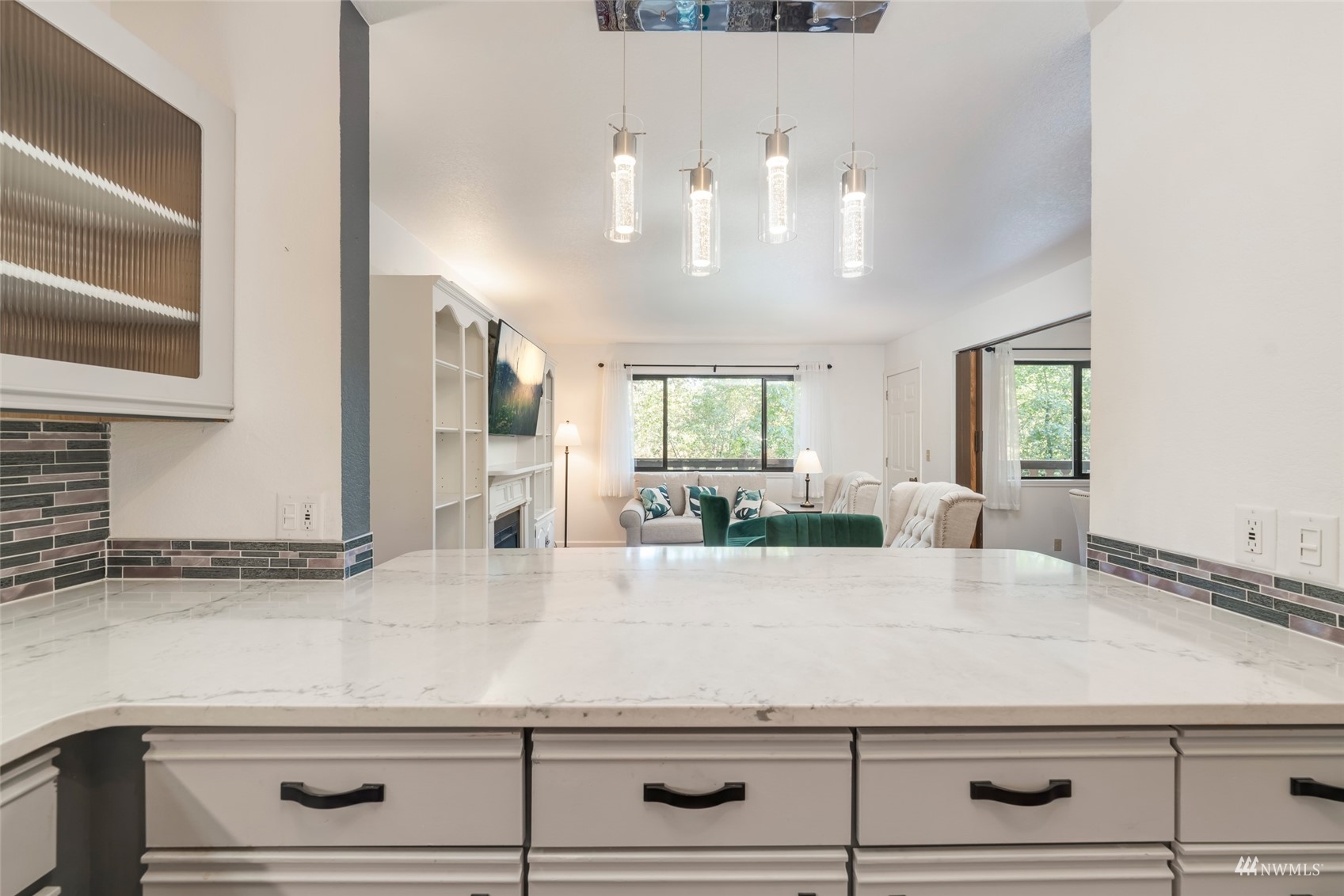 325 Division Street Unit: 207