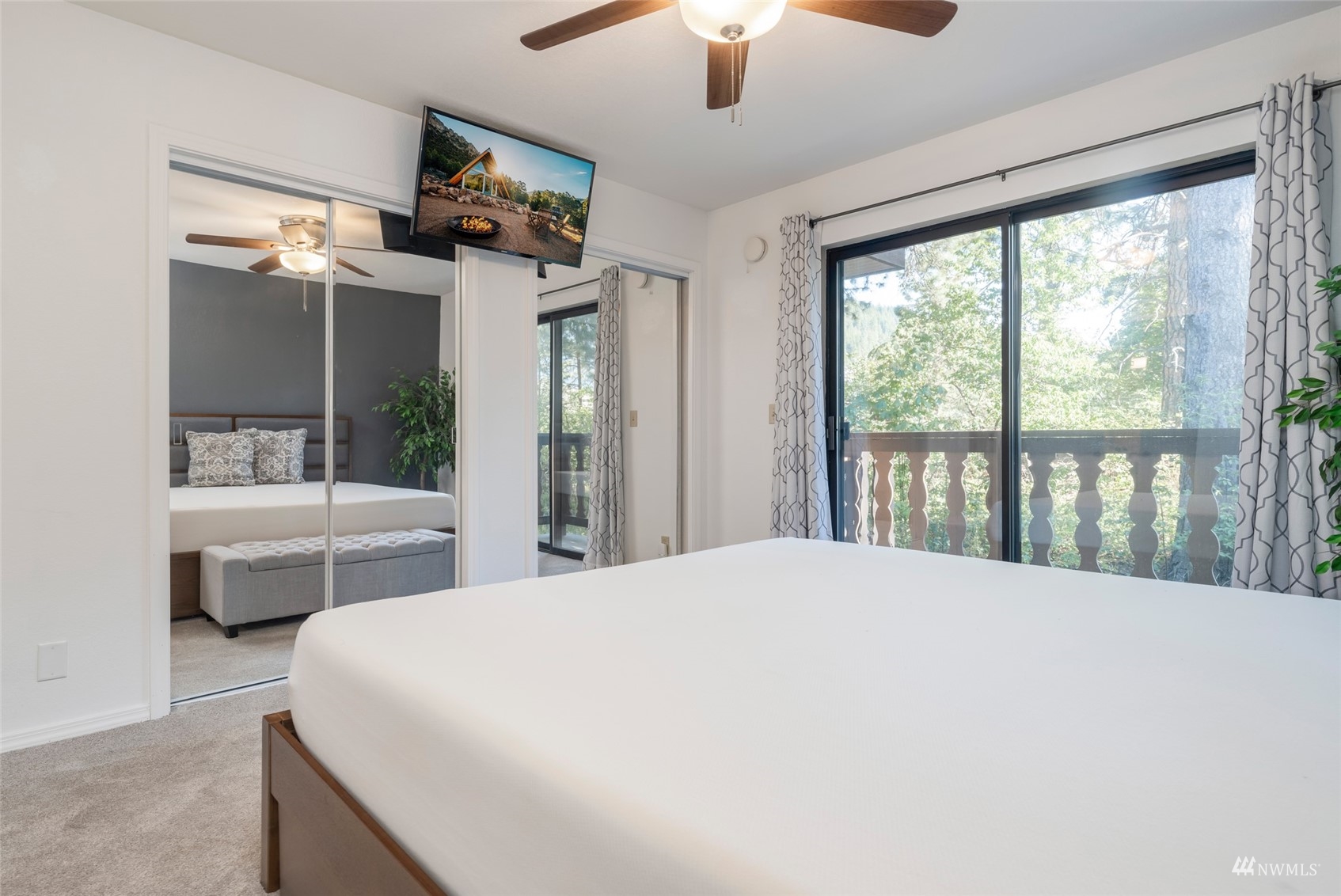 325 Division Street Unit: 207