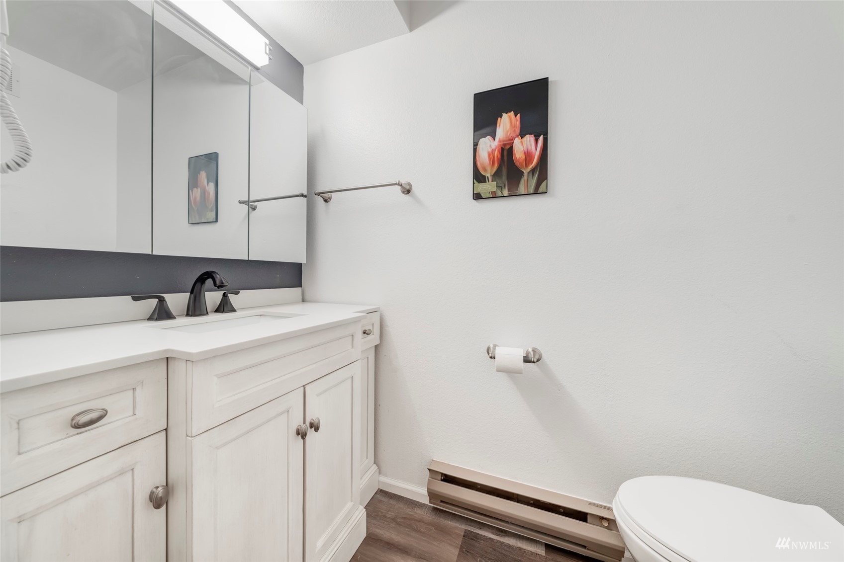 325 Division Street Unit: 207