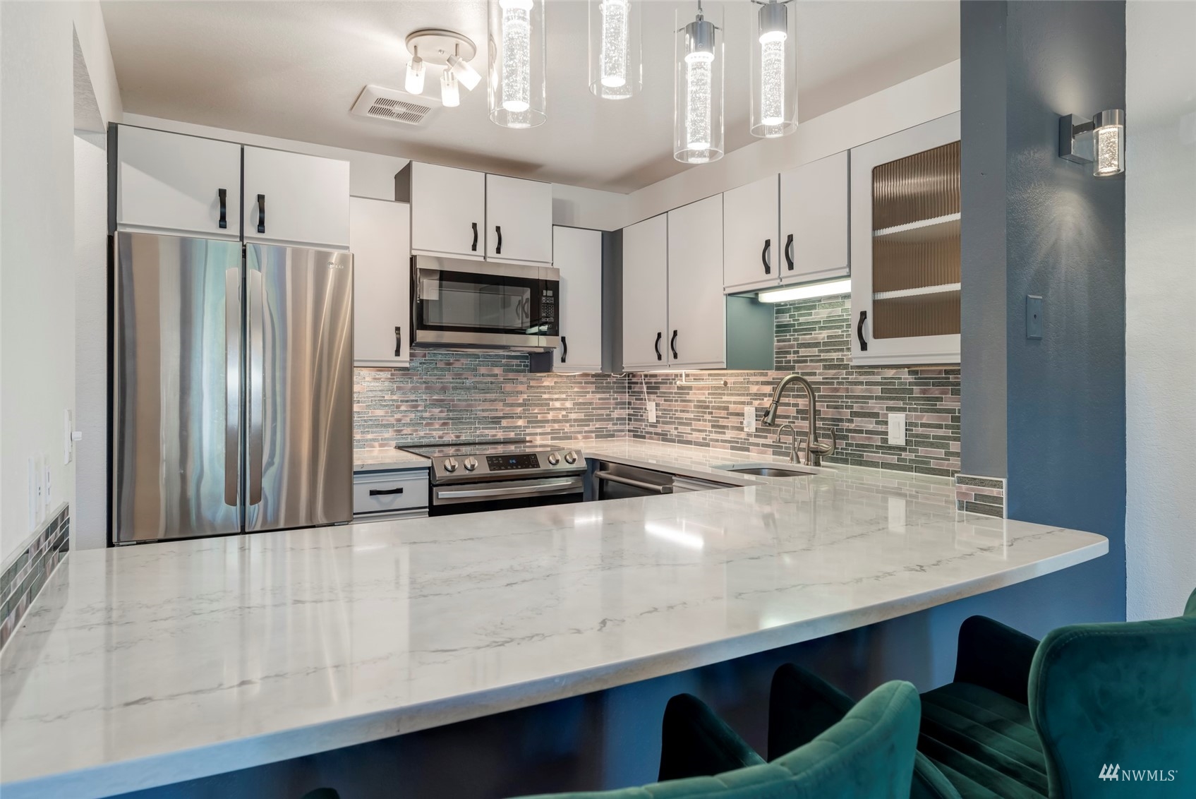 325 Division Street Unit: 207