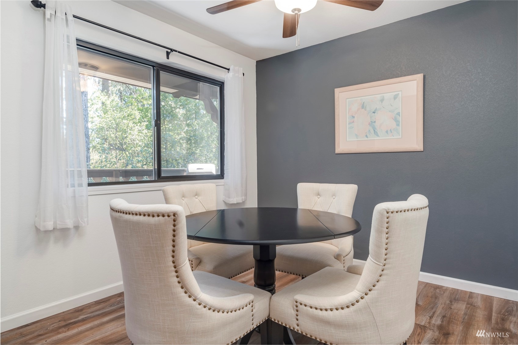 325 Division Street Unit: 207