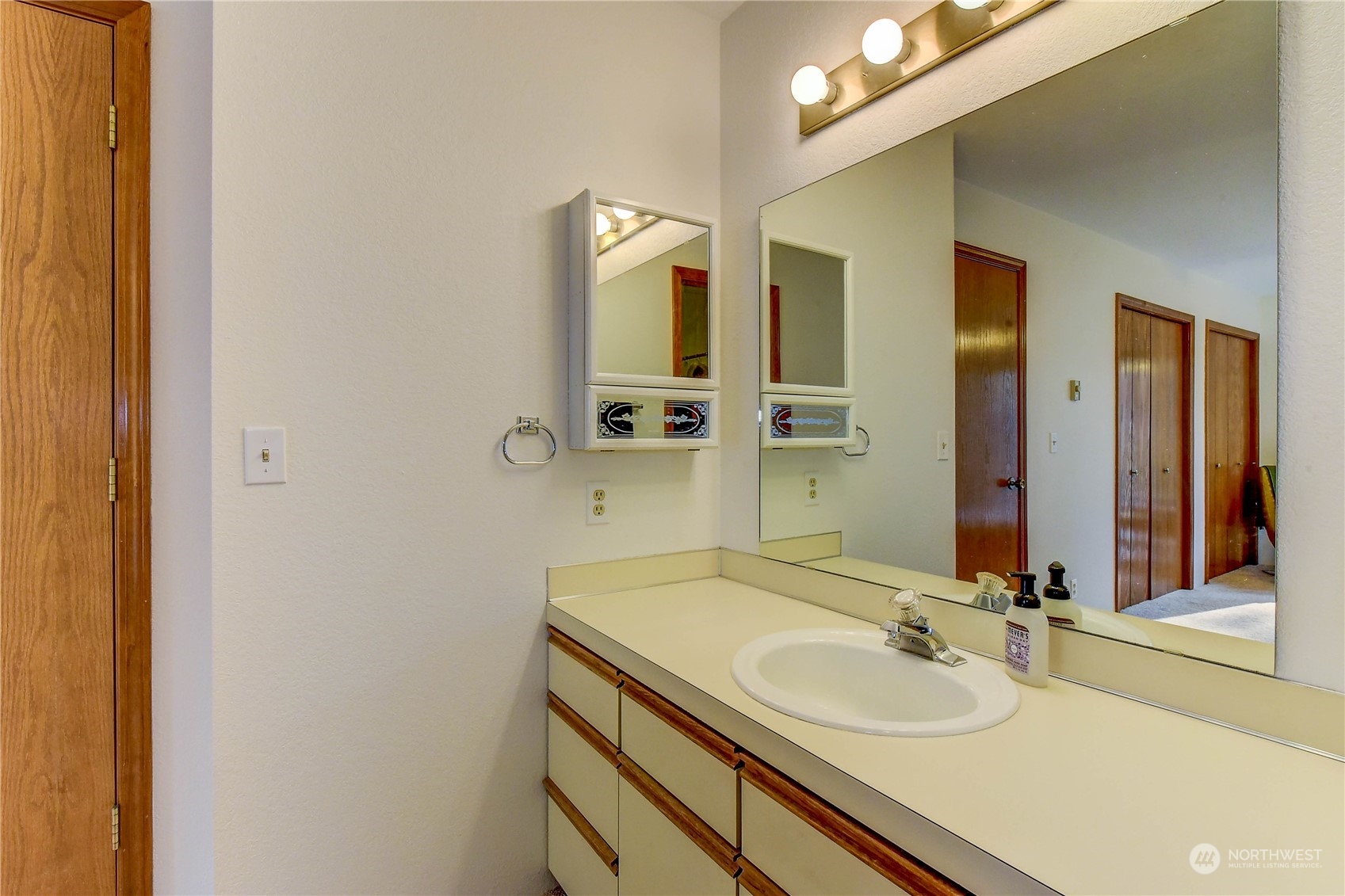 325 Division Street Unit: 109