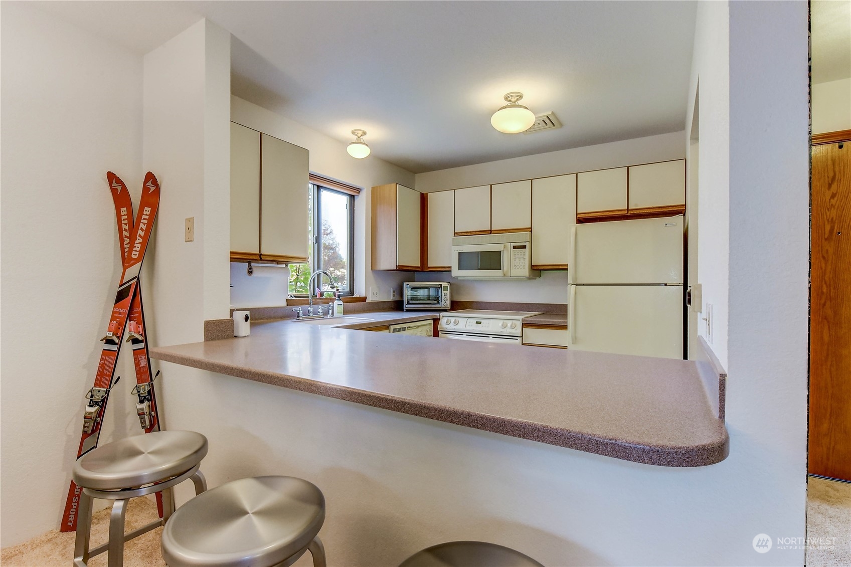 325 Division Street Unit: 109