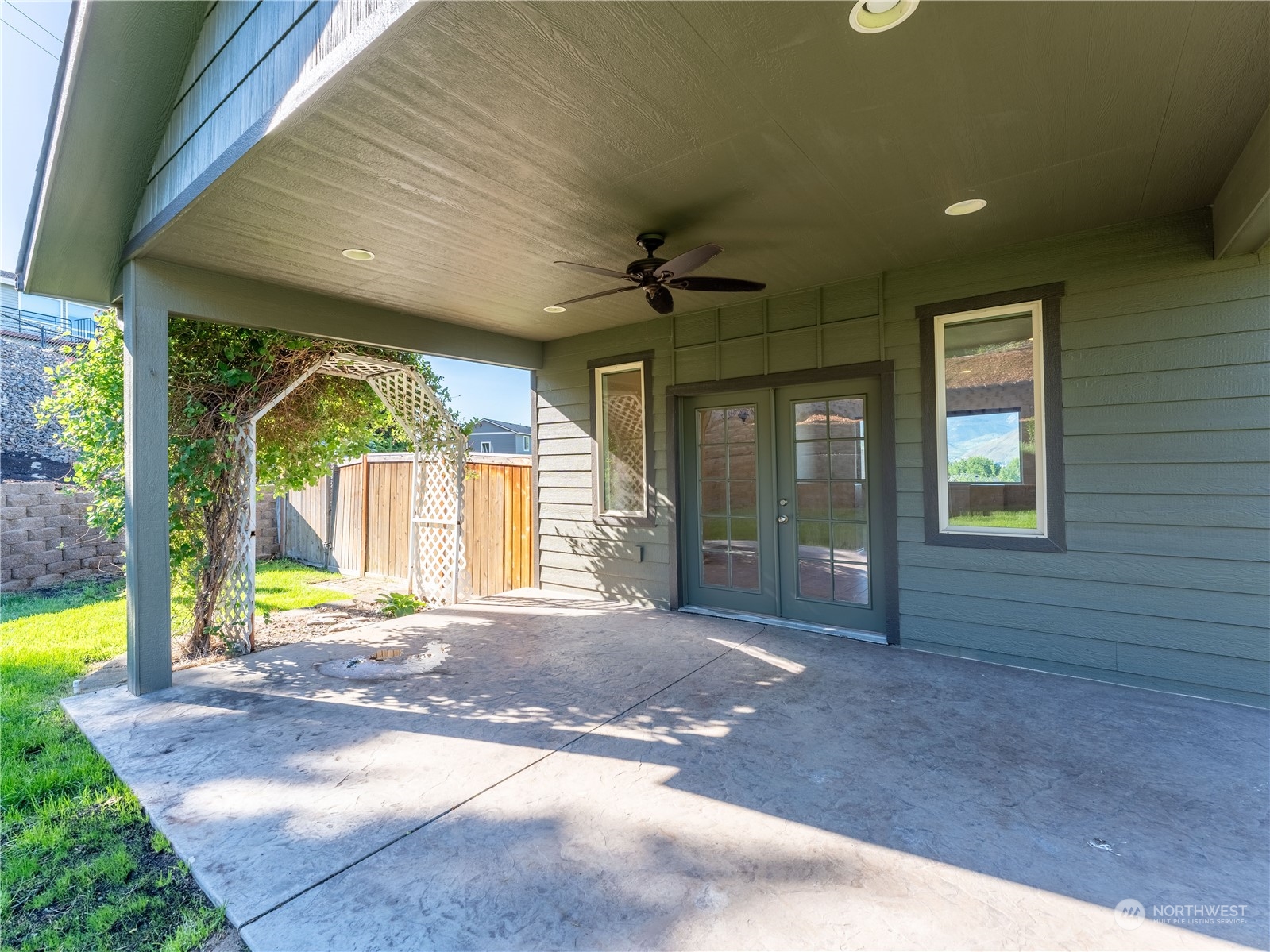 1989 Peach Haven Court