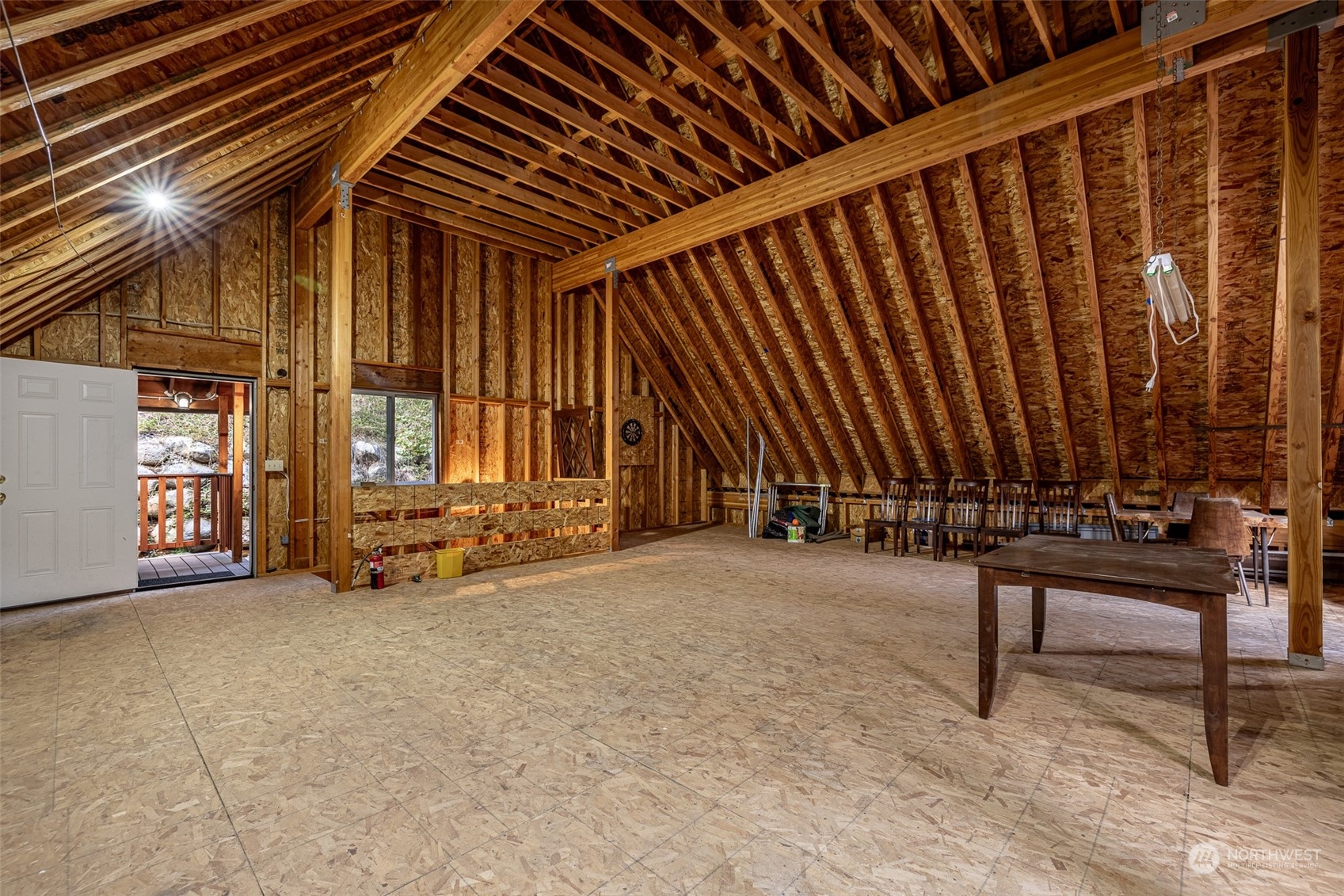 16724 Lakeview Drive