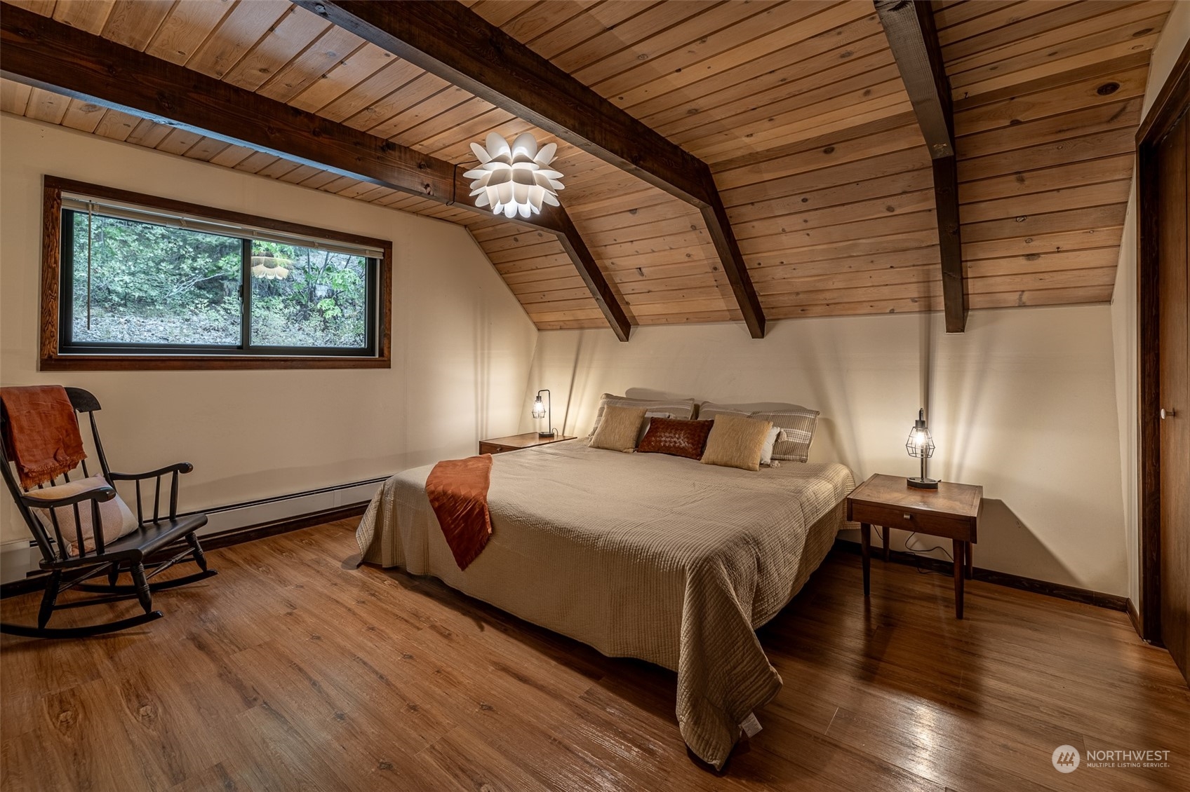 16724 Lakeview Drive