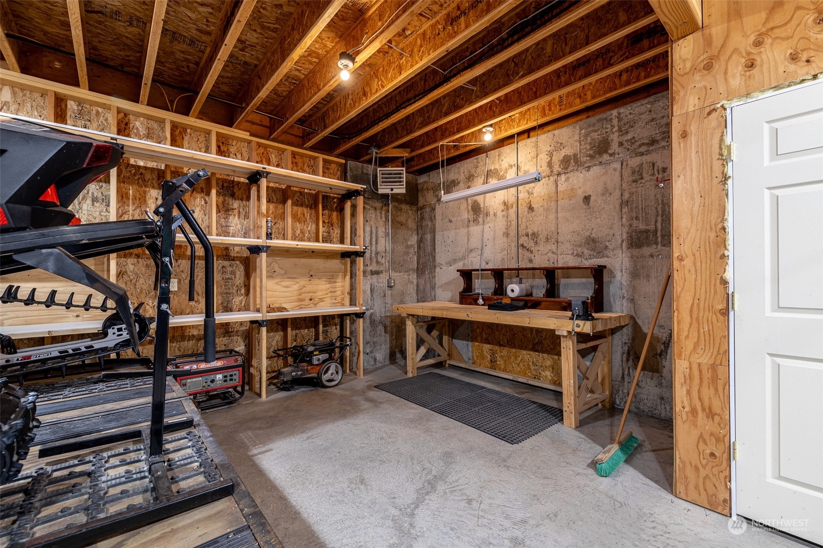 16724 Lakeview Drive