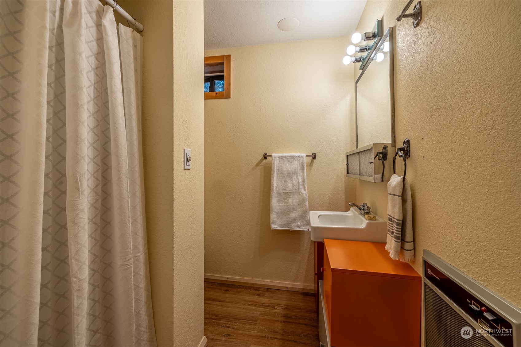 16724 Lakeview Drive