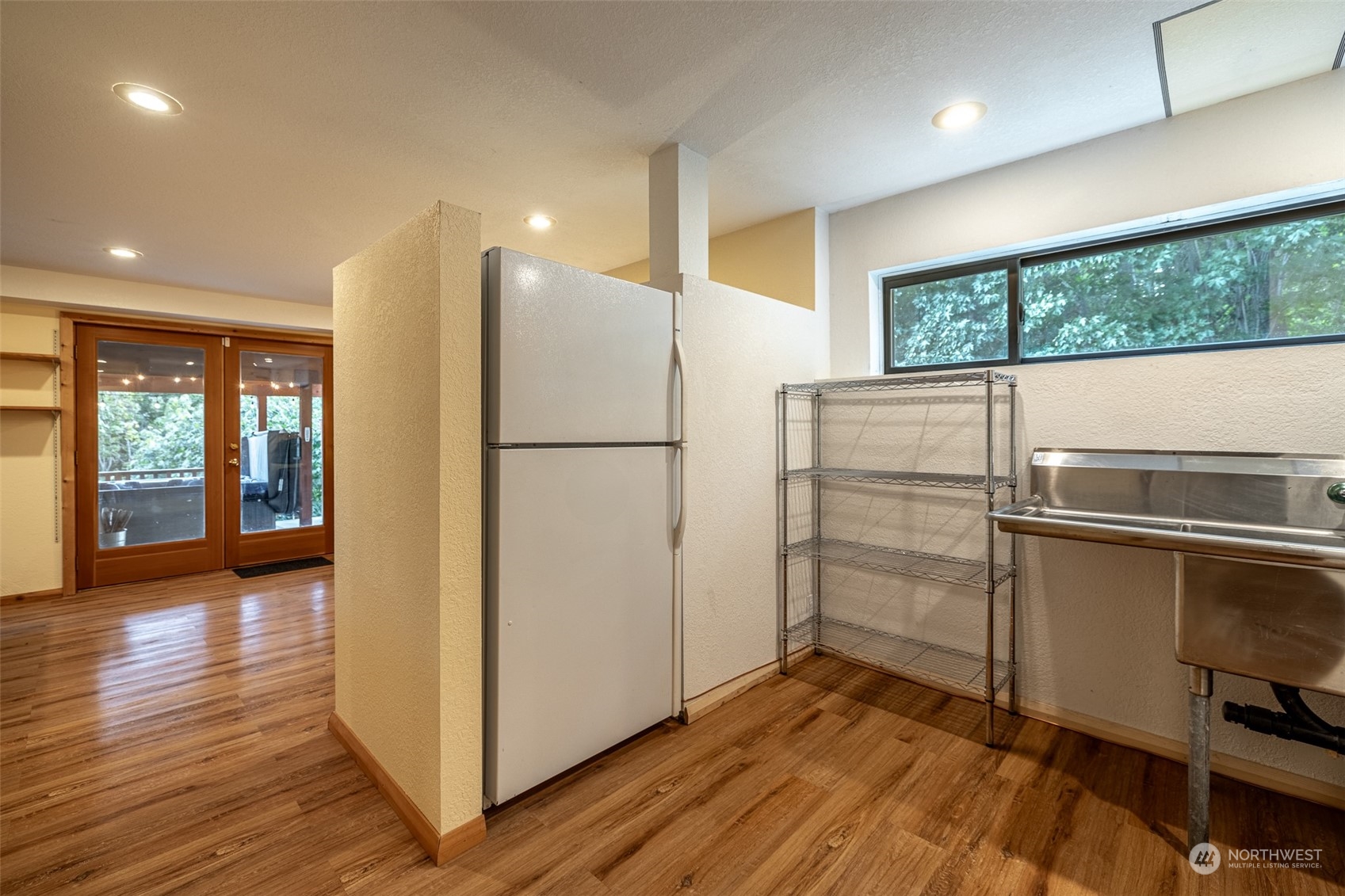 16724 Lakeview Drive