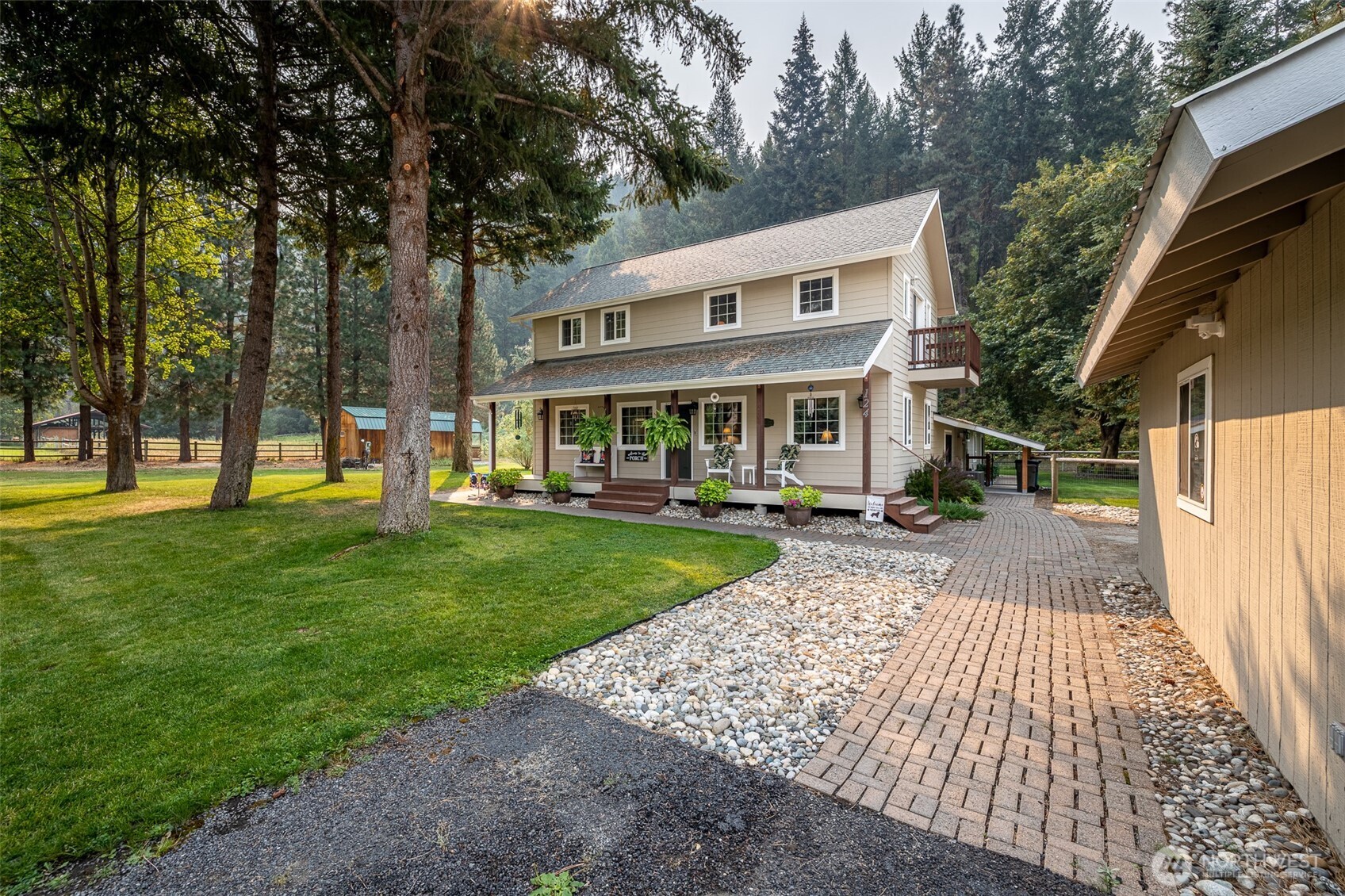 124 Cross Creek