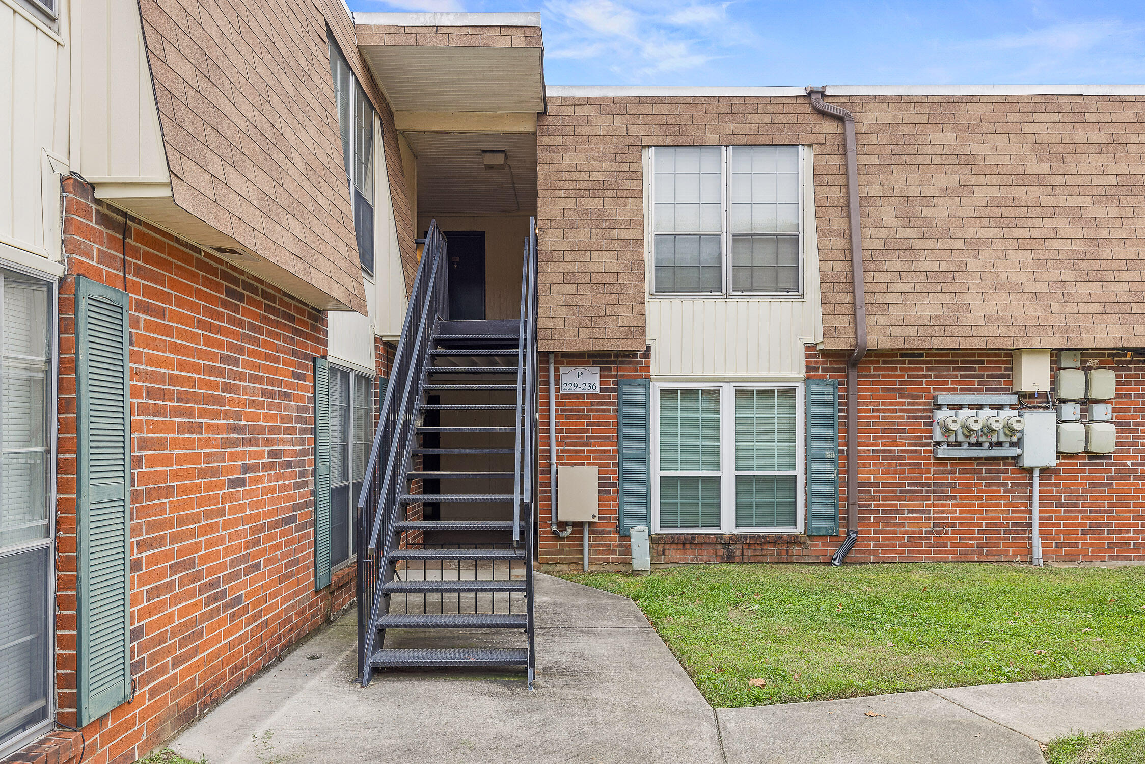 900 Mountain Creek Road, P235