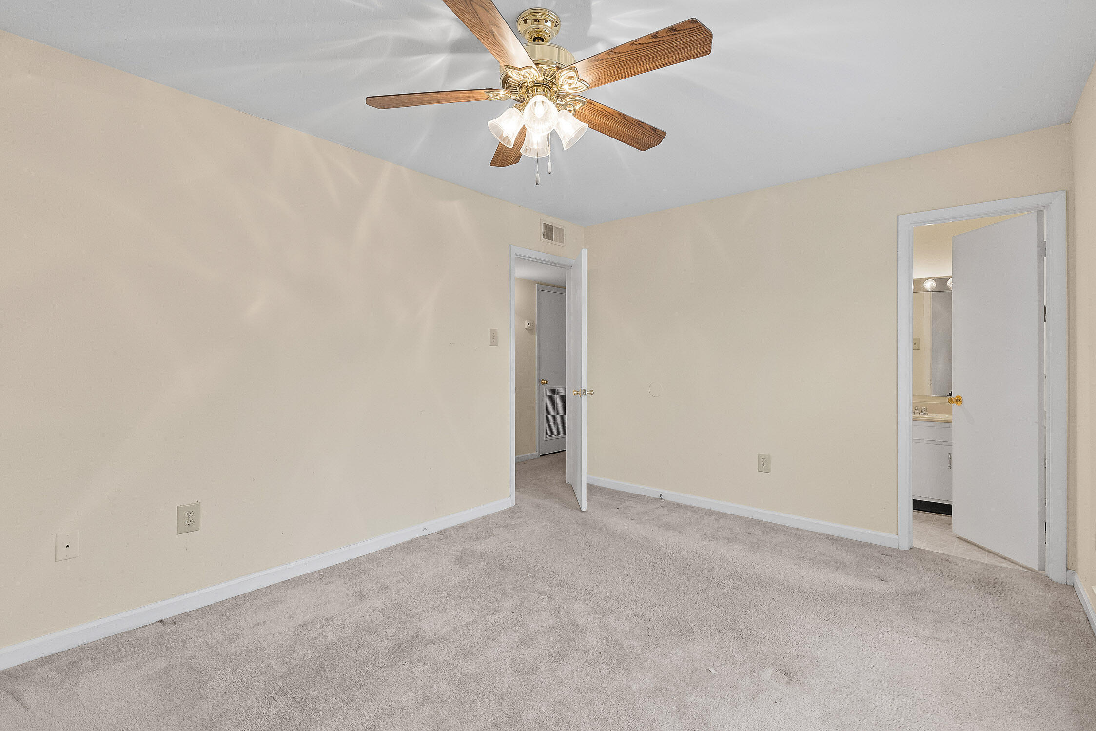 900 Mountain Creek Road, P235