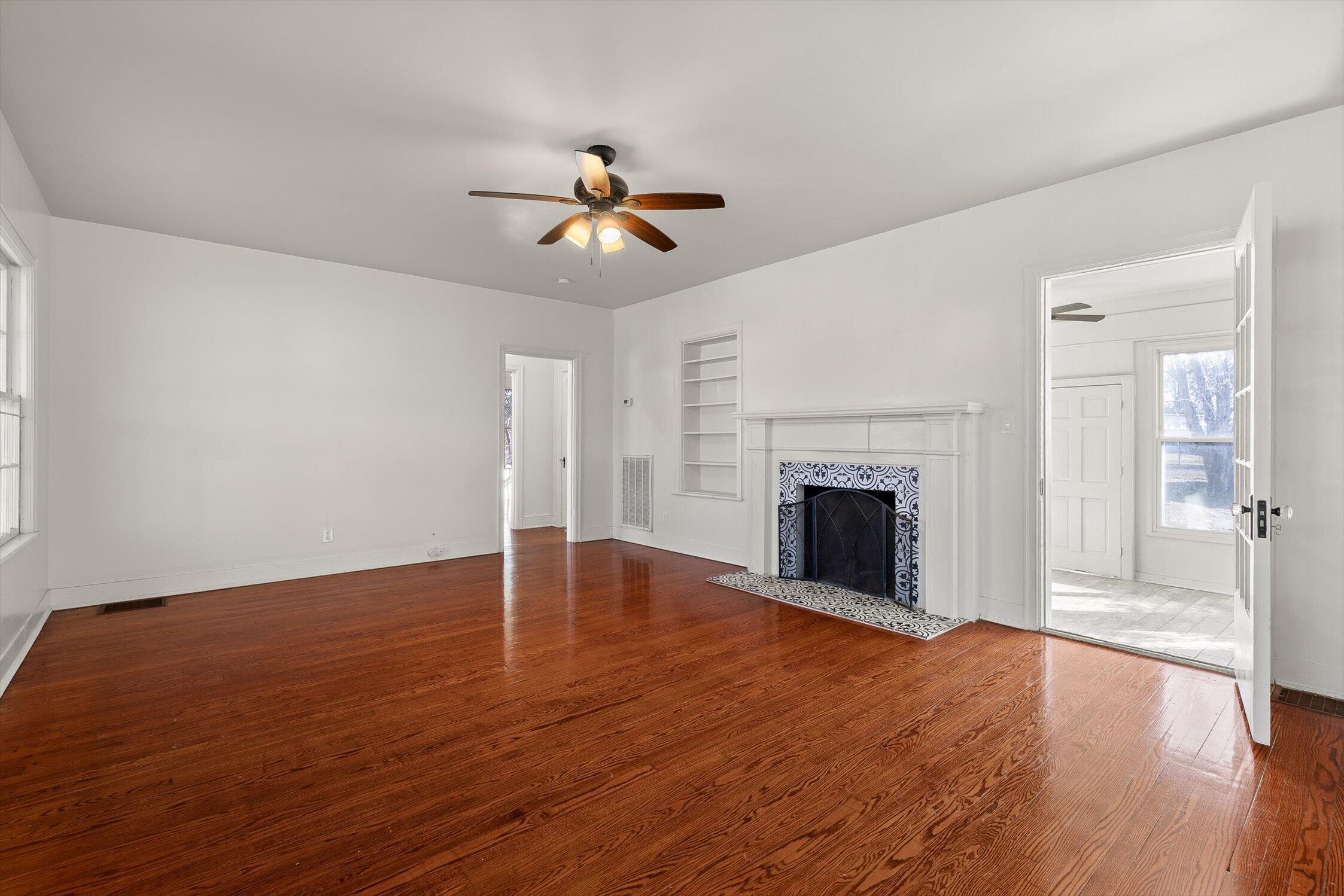 4120 Bonny Oaks Drive