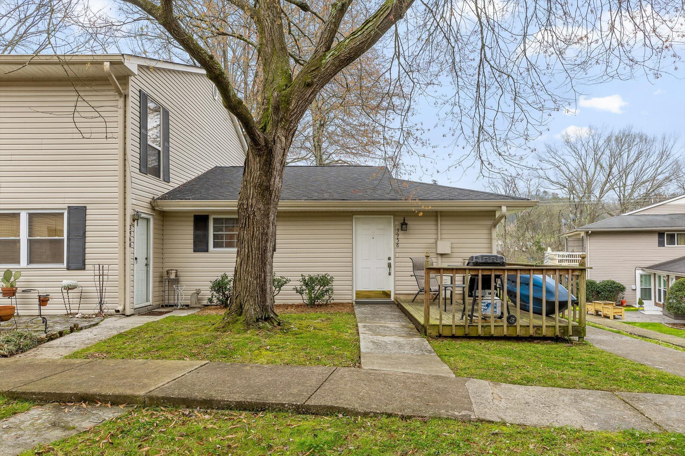 3958 N Quail Lane