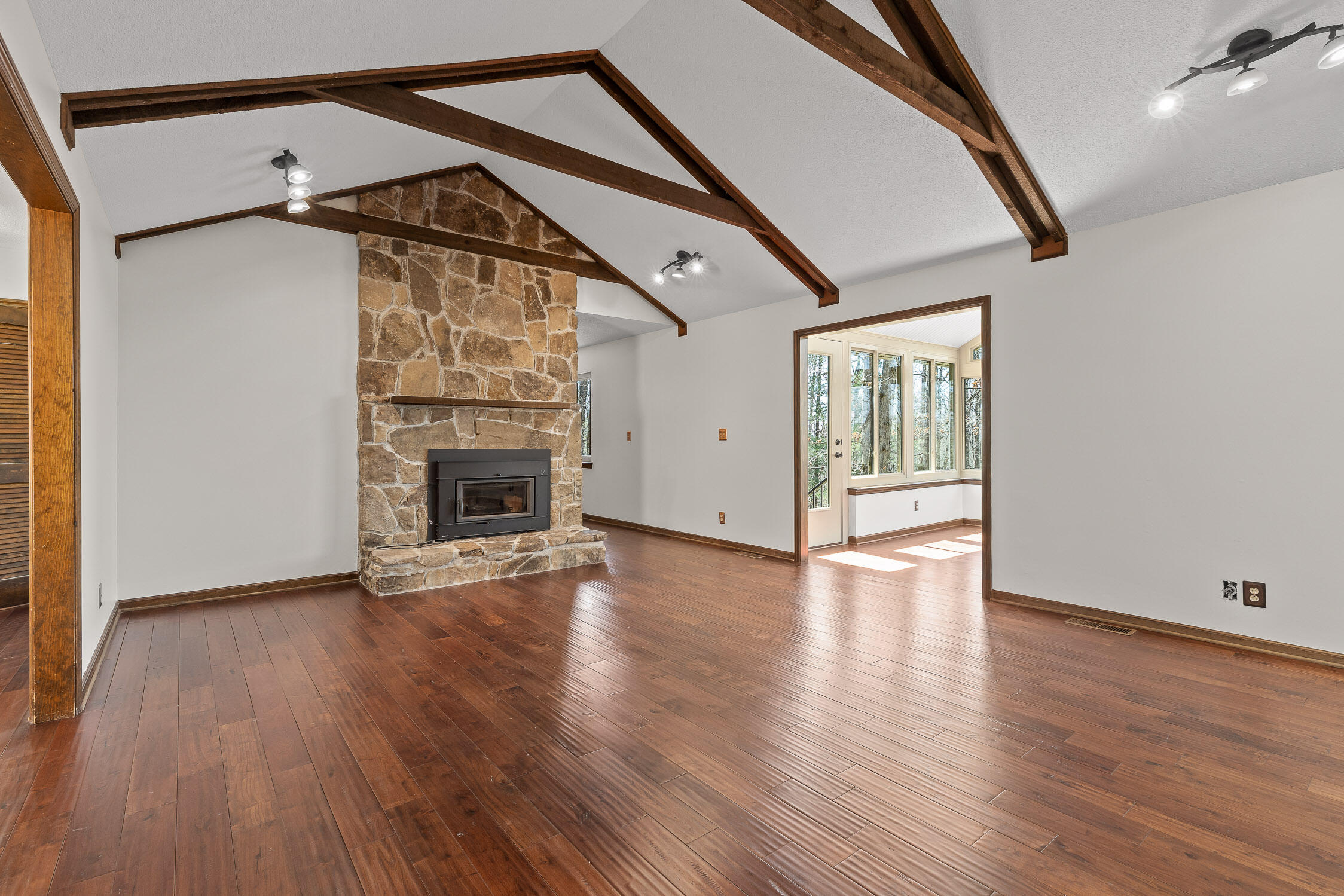 707 Windy Way