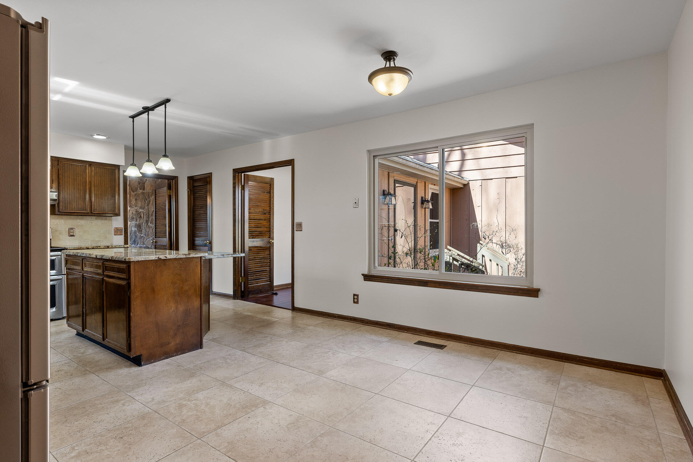 707 Windy Way