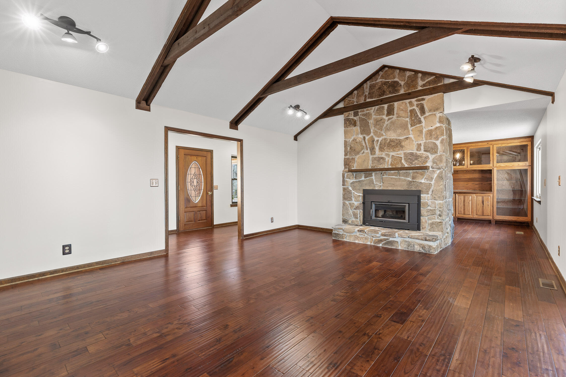 707 Windy Way