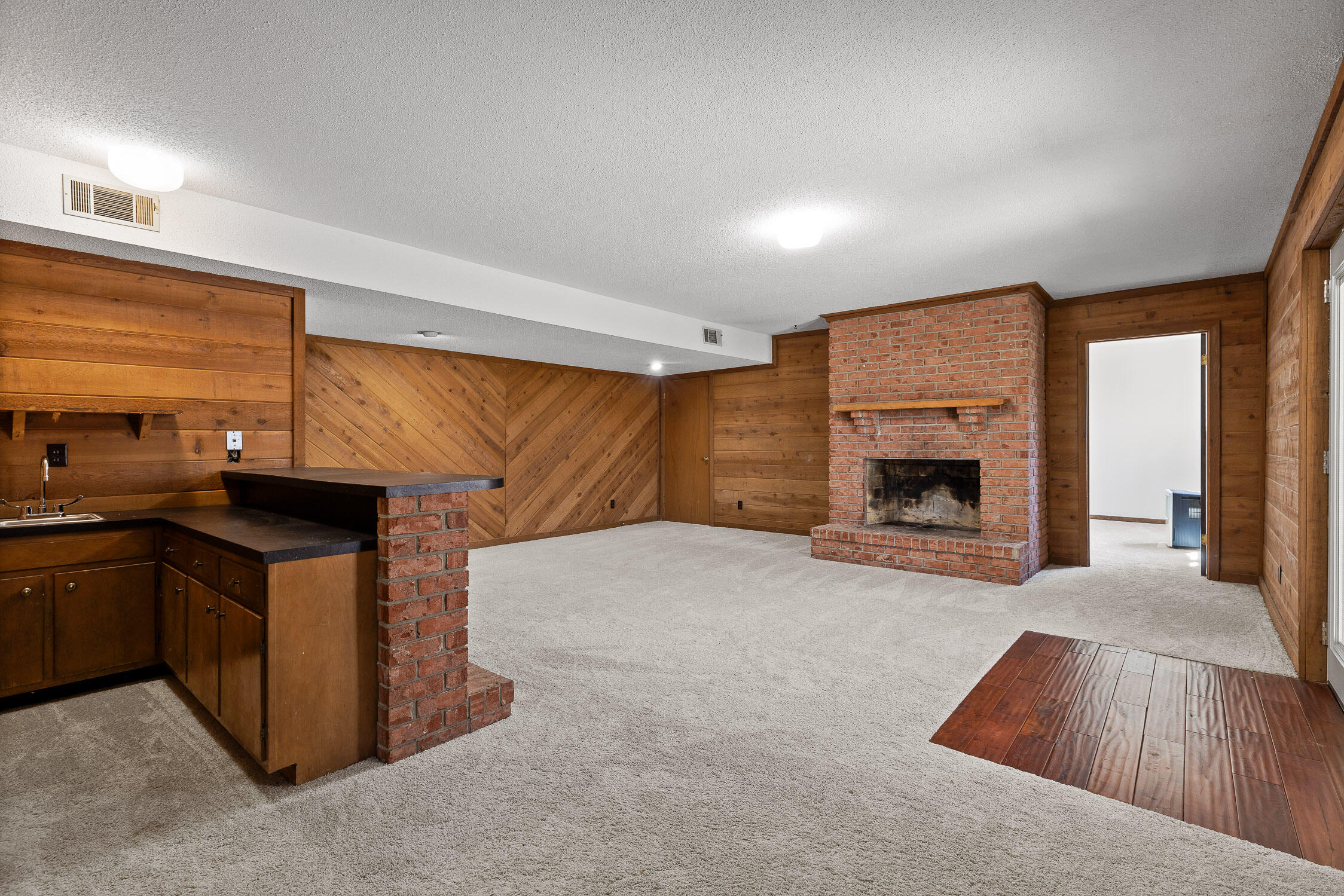 707 Windy Way