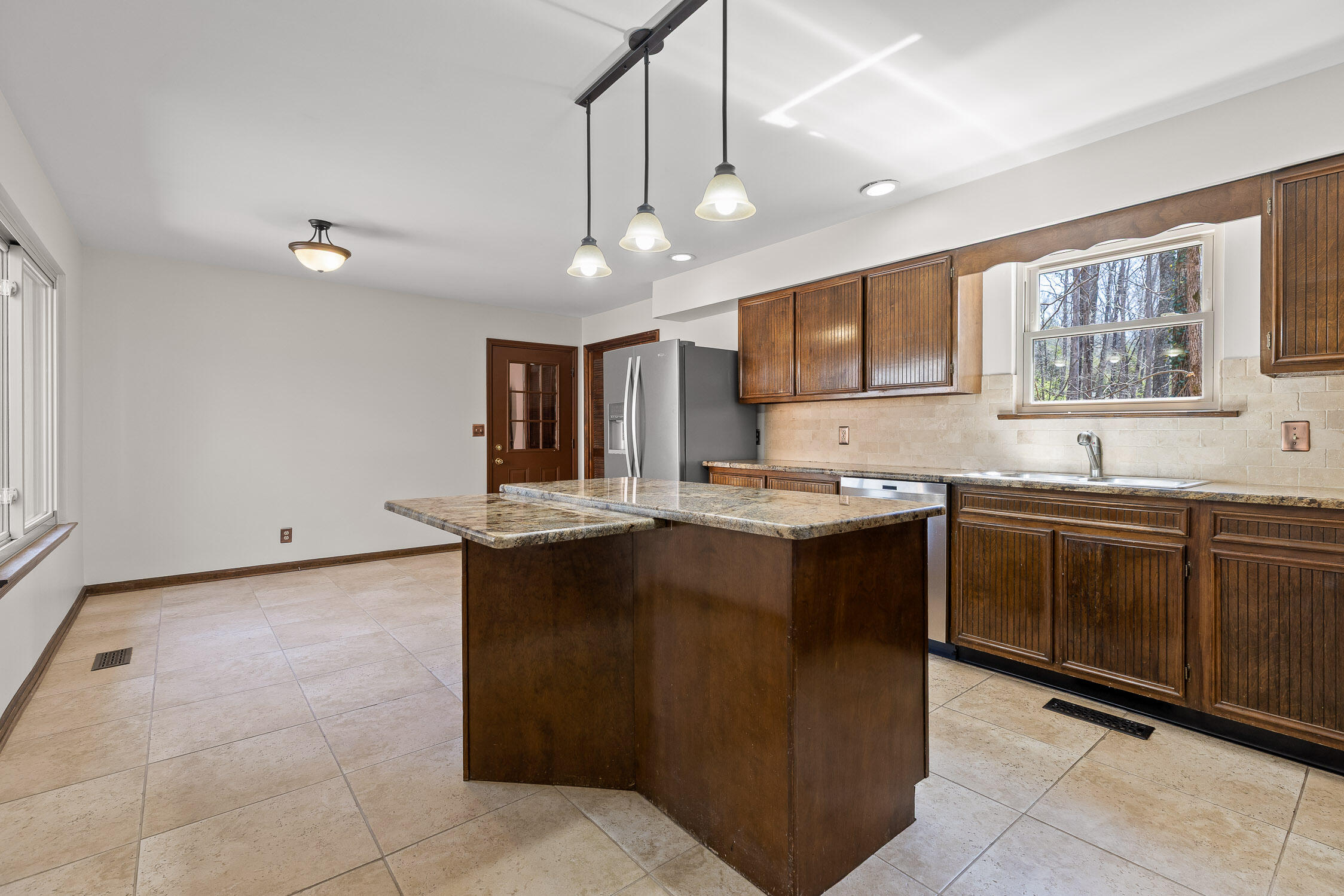 707 Windy Way