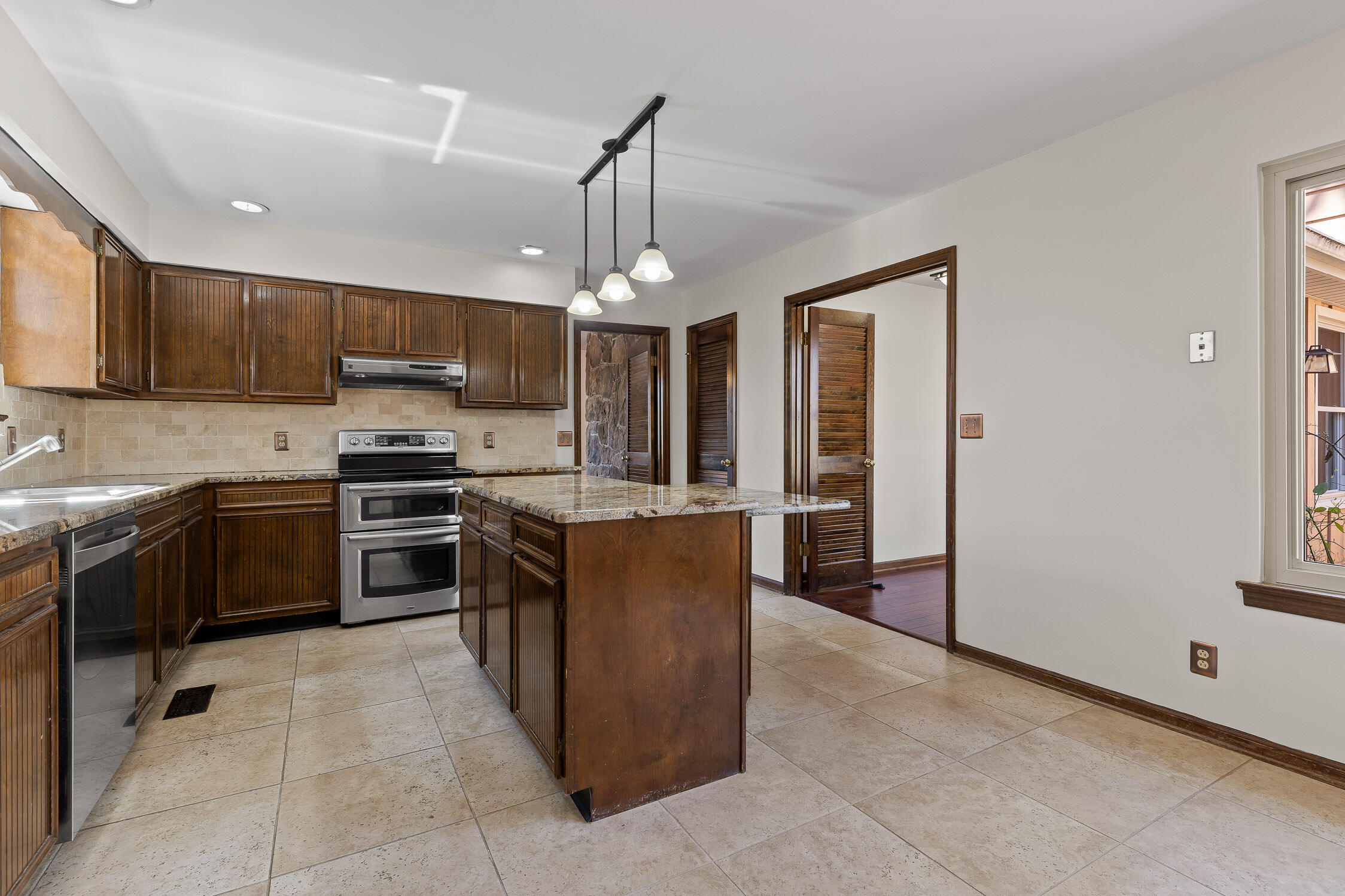707 Windy Way